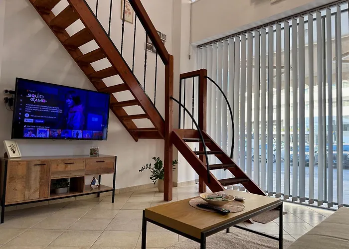 Polikseni Orfanidou * Rhodes City